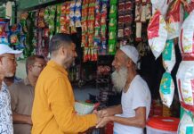 তারেক রহমানের ৩১ দফা প্রচারে ঝালকাঠিতে ব্যারিস্টার মঈন ফিরোজীর গণসংযোগ